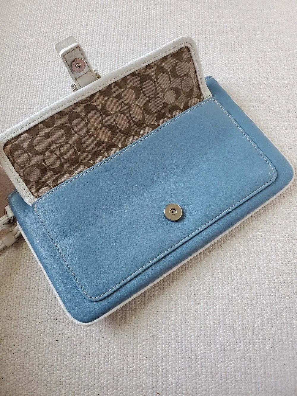 Coach Hampton Blue Leather Wristlet Wallet Buckle Snap Front Bag